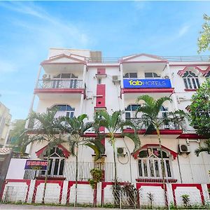 Fabhotel Saltlake Regency - 14Km From Anandlok Hospital