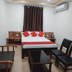 Hotel Knight Inn Airport